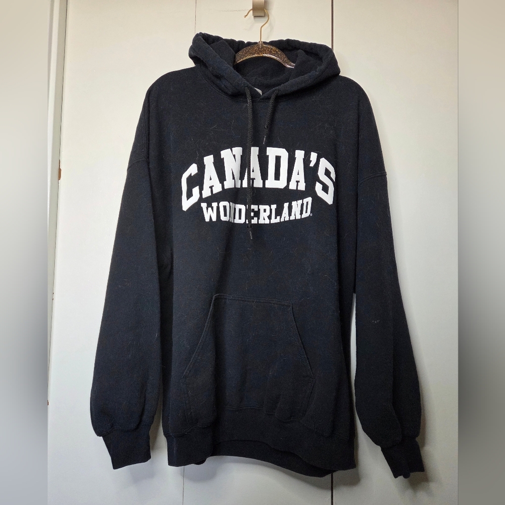 "Canada's Wonderland" Gildan Men's 2XL Navy Blue Hoodie Plus Sized
